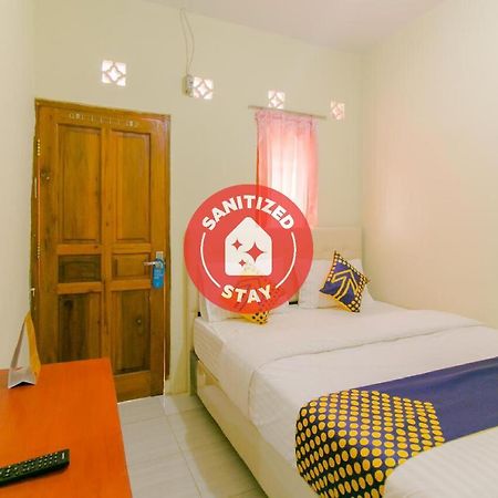 Ayu Homestay Syariah Sukabumi Bagian luar foto