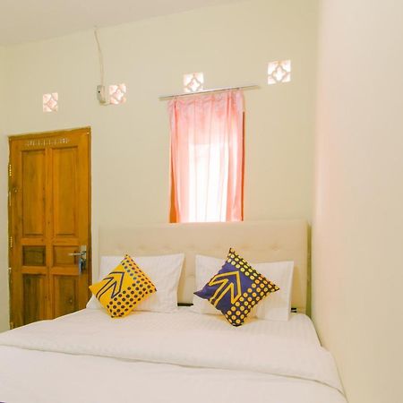 Ayu Homestay Syariah Sukabumi Bagian luar foto
