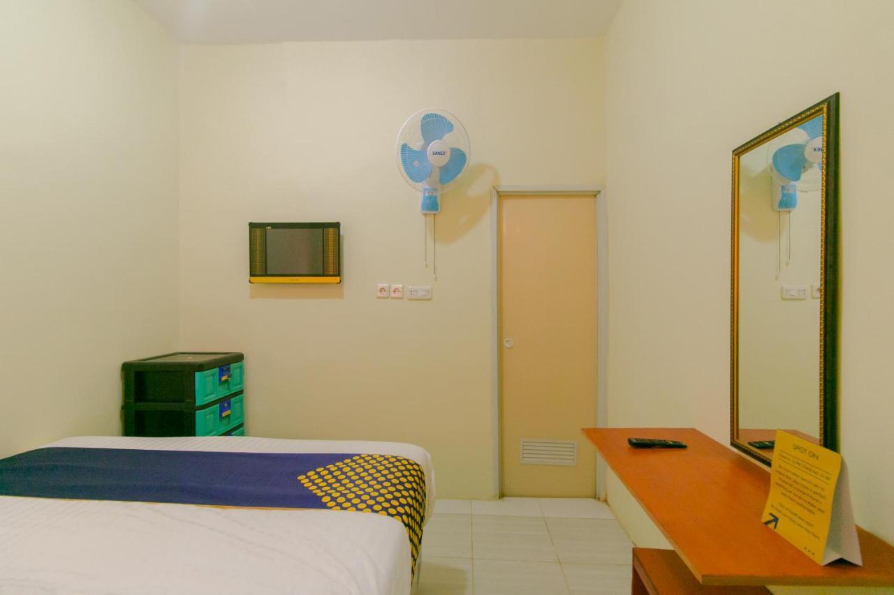 Ayu Homestay Syariah Sukabumi Bagian luar foto