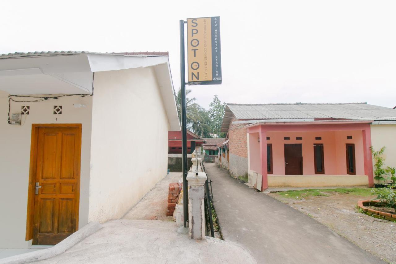 Ayu Homestay Syariah Sukabumi Bagian luar foto