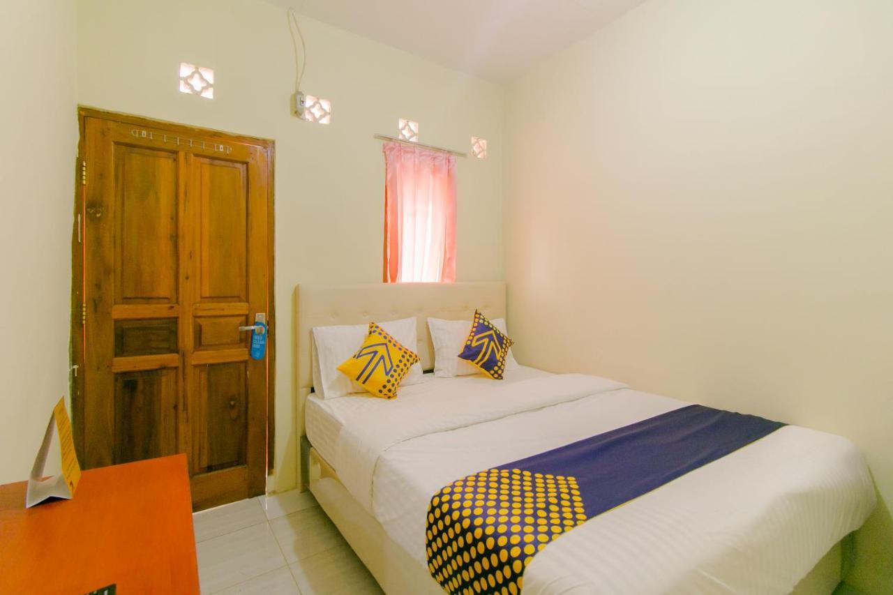 Ayu Homestay Syariah Sukabumi Bagian luar foto