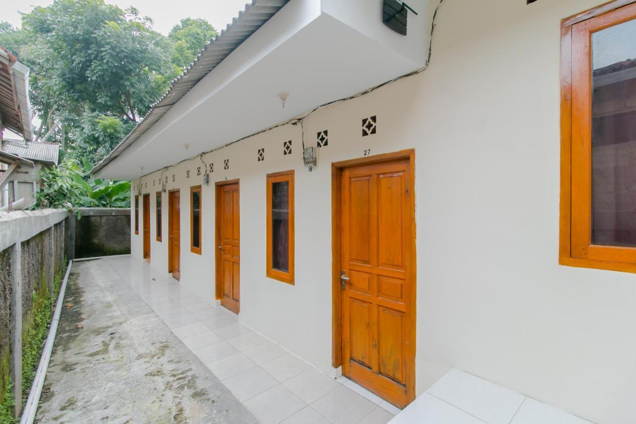 Ayu Homestay Syariah Sukabumi Bagian luar foto