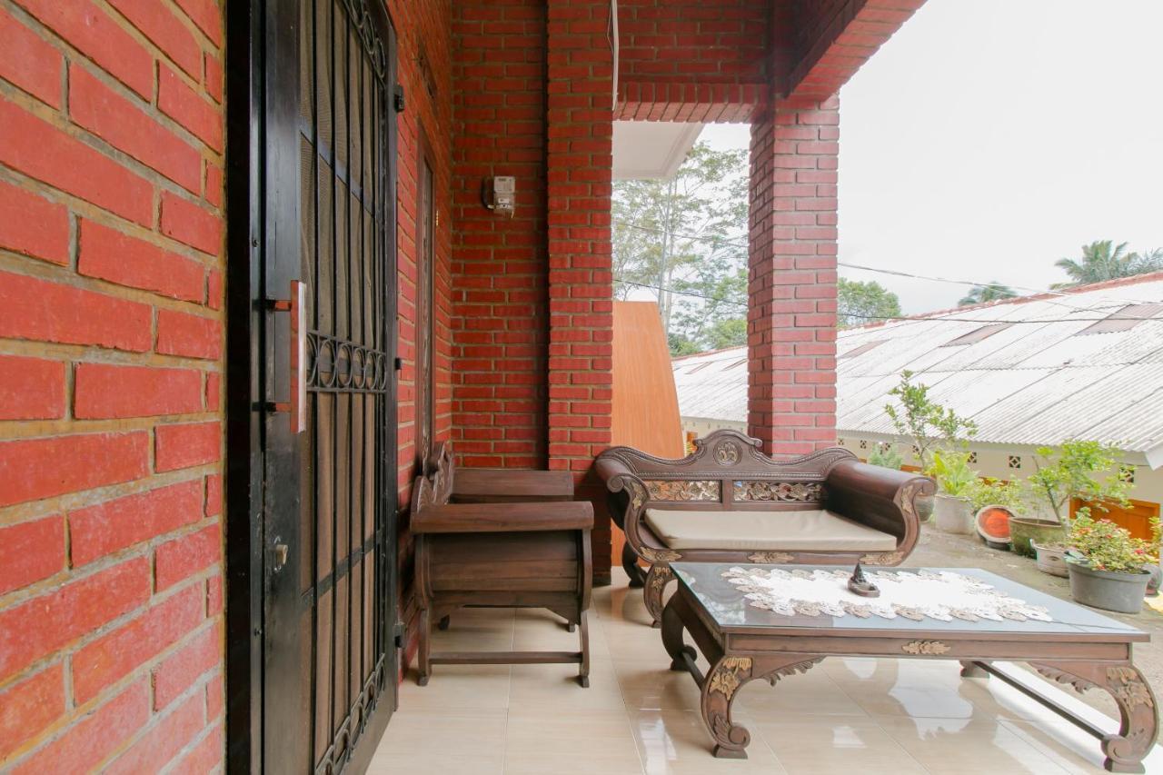 Ayu Homestay Syariah Sukabumi Bagian luar foto