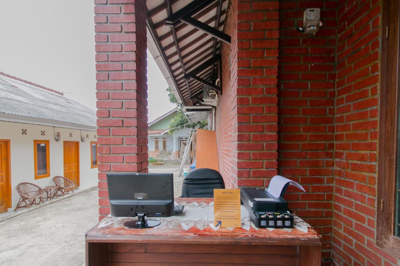 Ayu Homestay Syariah Sukabumi Bagian luar foto