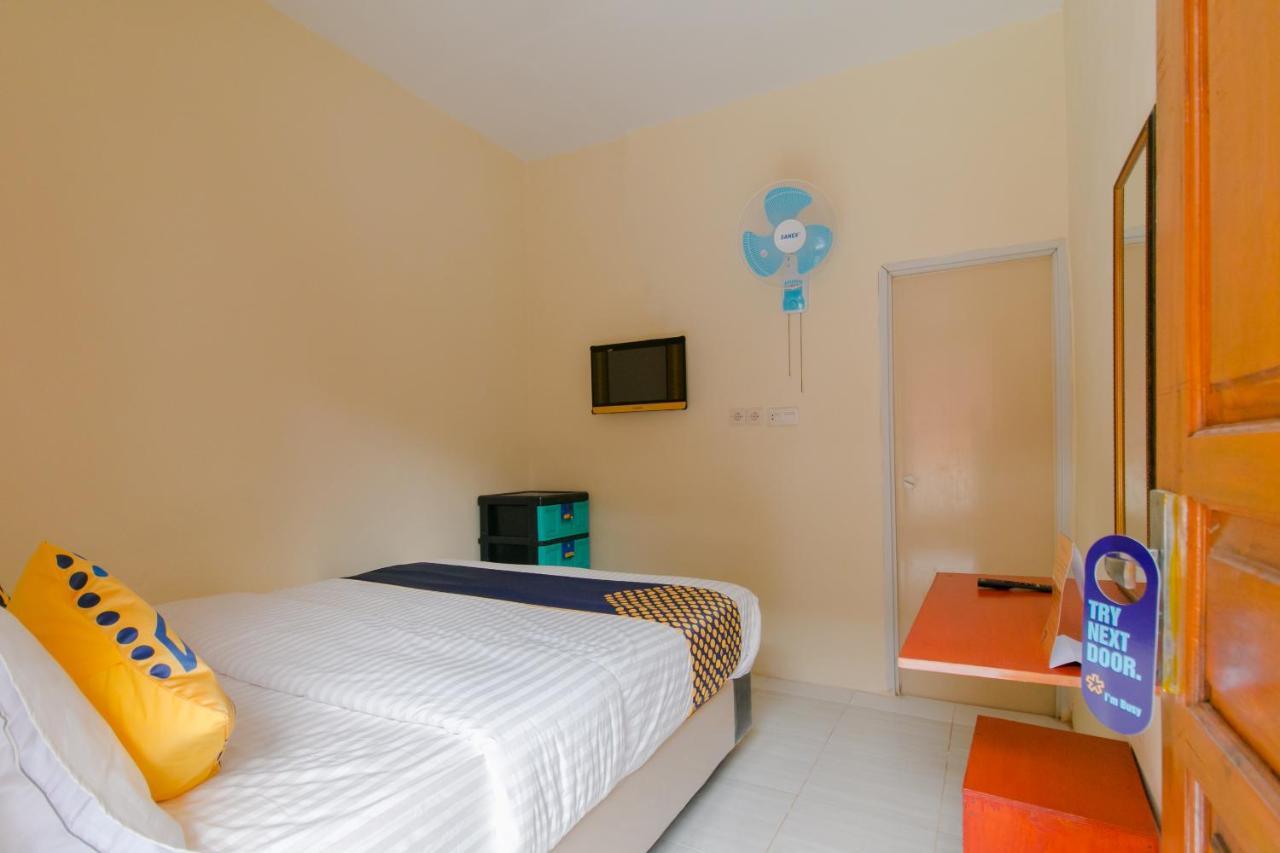 Ayu Homestay Syariah Sukabumi Bagian luar foto